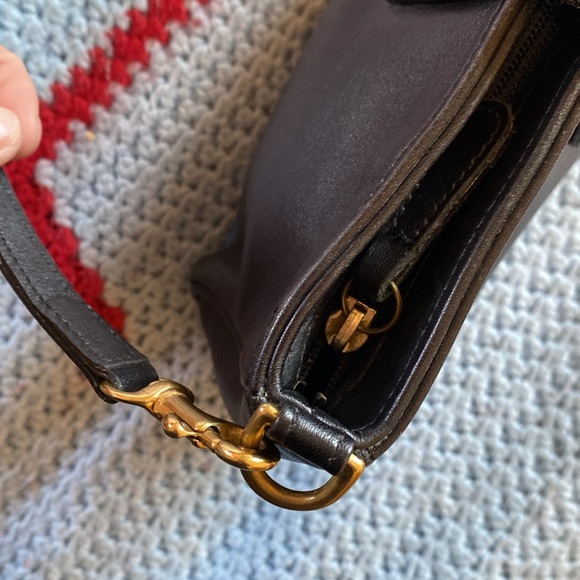 Coach genuine black leather crossbody bag - Picture 7 of 11